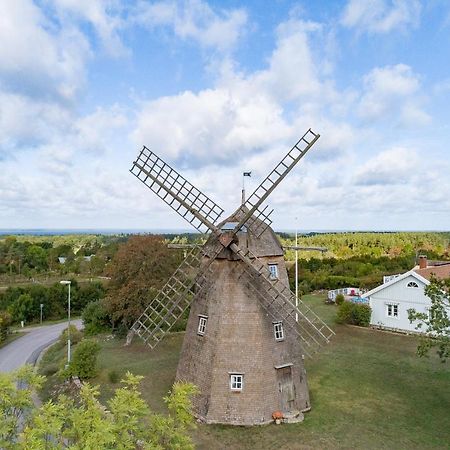 Unikt Boende I En Oelaendsk Kvarn Villa Farjestaden Bagian luar foto